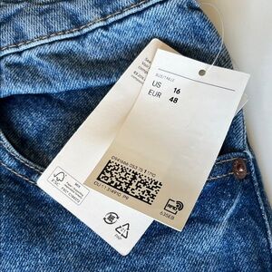 NWT H&M Women’s Blue Denim Mom Jeans